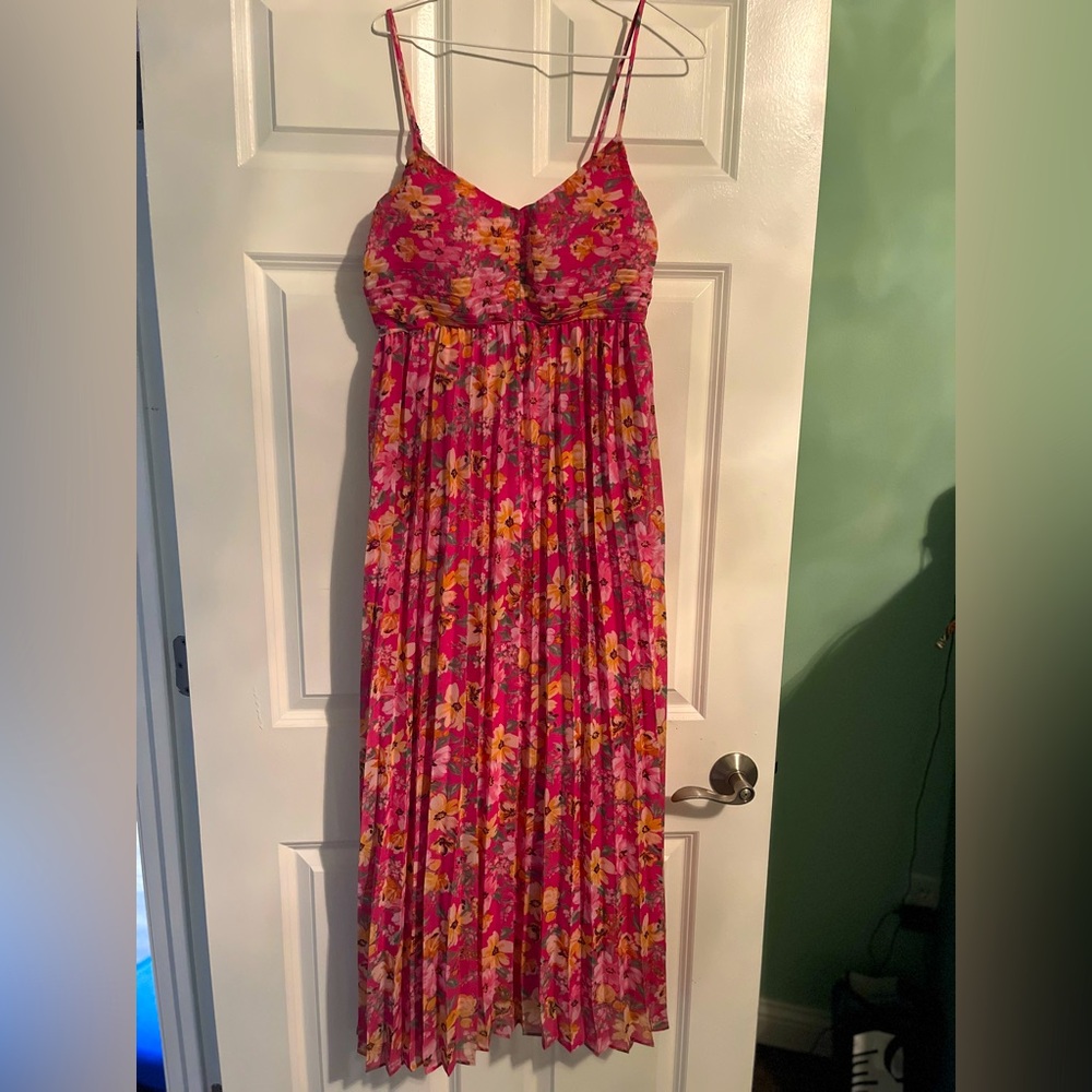By The River brand dress. Super beautiful floral details. Love the colors💕